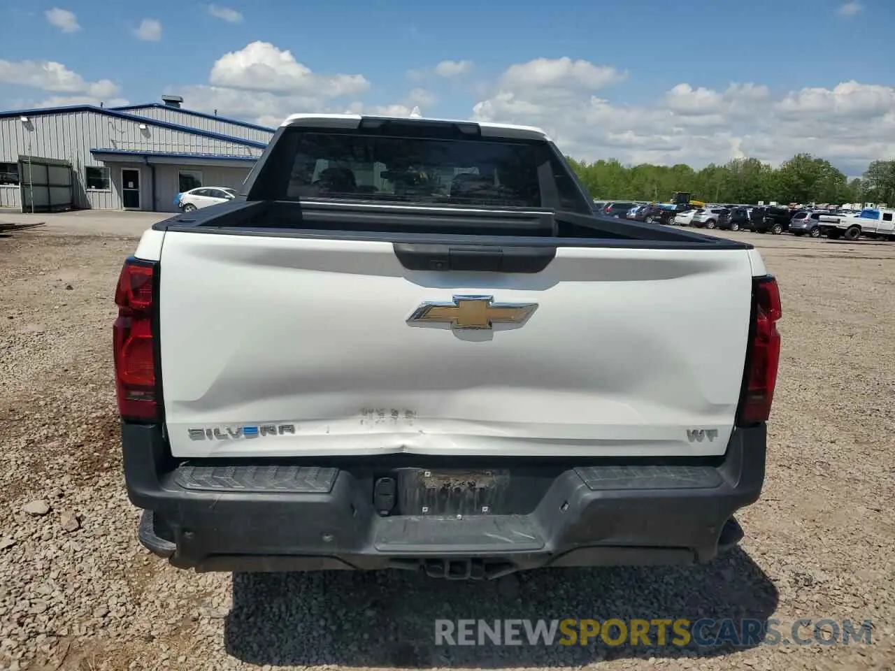 6 Photograph of a damaged car 1GC10UED9RU200338 CHEVROLET ALL Models 2024