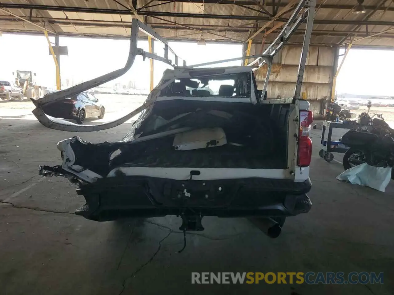6 Photograph of a damaged car 1GC4YLEY1RF271413 CHEVROLET ALL Models 2024