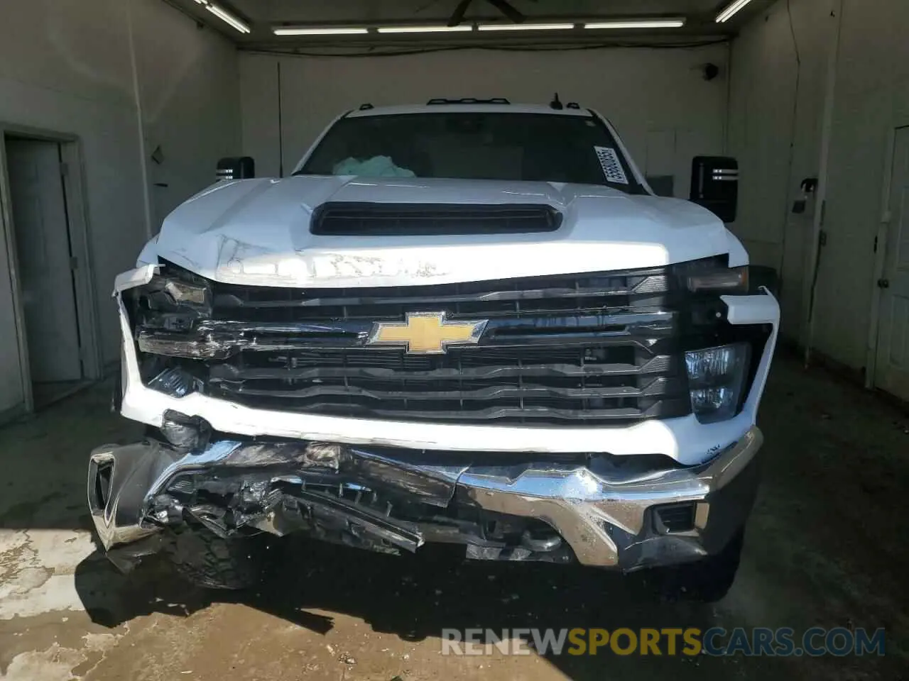 5 Photograph of a damaged car 1GC4YLEY7RF207568 CHEVROLET ALL Models 2024
