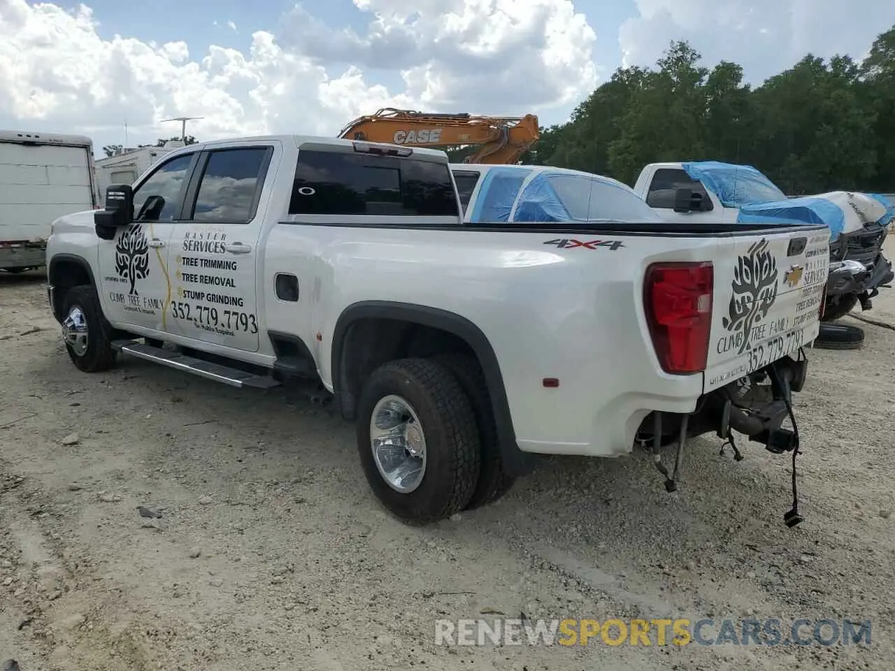 2 Photograph of a damaged car 1GC4YTEY3RF111582 CHEVROLET ALL Models 2024