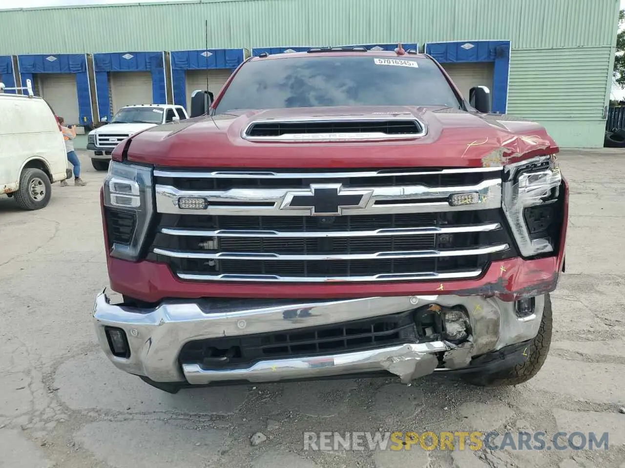 5 Photograph of a damaged car 1GC4YUEY9RF121930 CHEVROLET ALL Models 2024