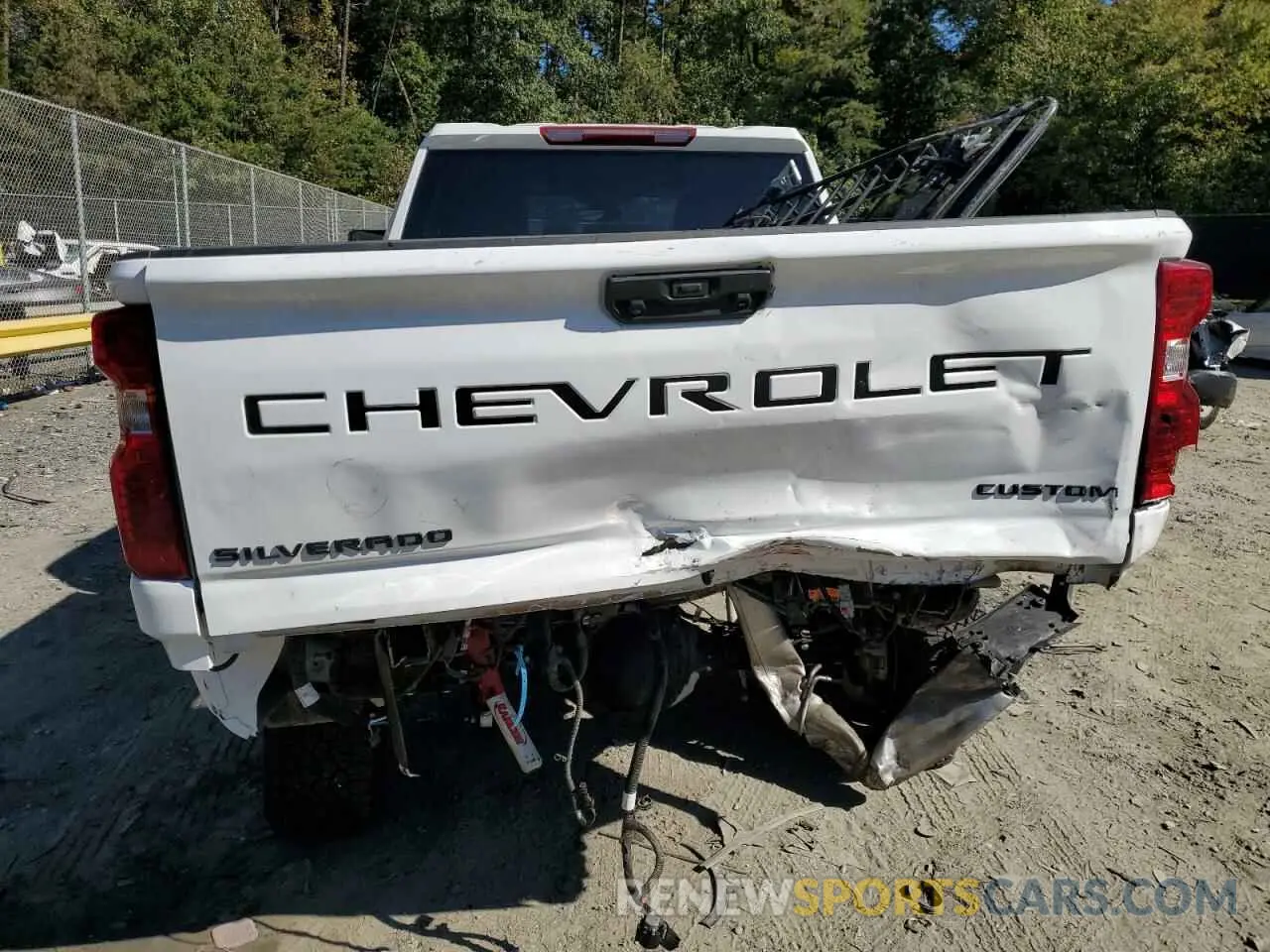 6 Photograph of a damaged car 2GC4YMEY7R1249476 CHEVROLET ALL Models 2024
