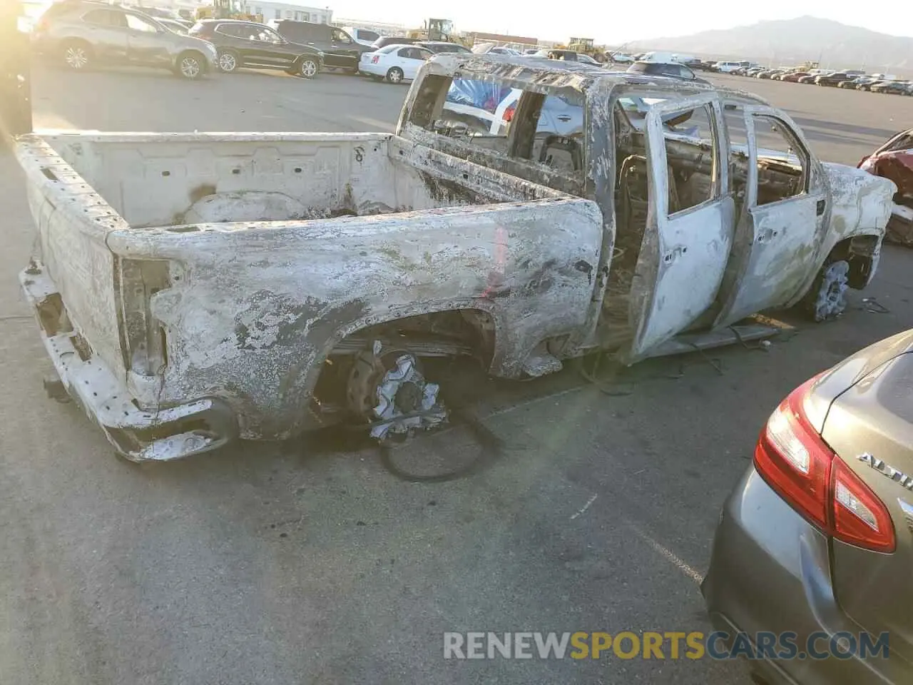 3 Photograph of a damaged car 2GC4YNEY4R1120617 CHEVROLET ALL Models 2024