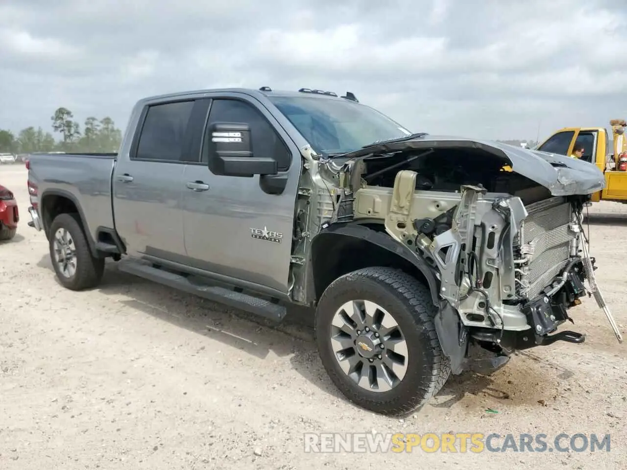 4 Photograph of a damaged car 1GC4KNEY7SF114844 CHEVROLET ALL Models 2025