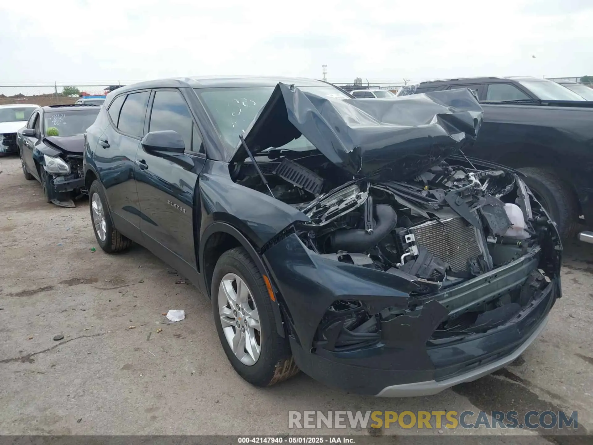 1 Photograph of a damaged car 3GNKBBRA0KS699143 CHEVROLET BLAZER 2019