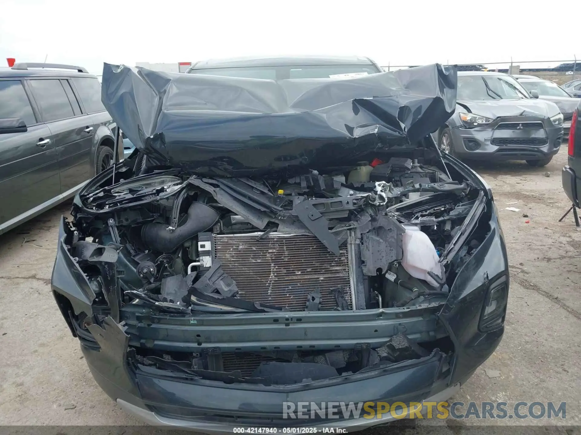12 Photograph of a damaged car 3GNKBBRA0KS699143 CHEVROLET BLAZER 2019