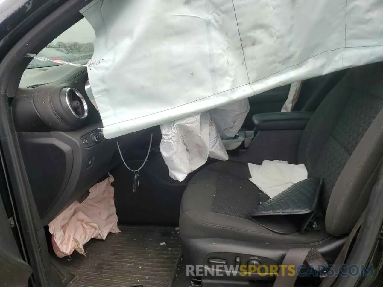 7 Photograph of a damaged car 3GNKBBRA0KS702073 CHEVROLET BLAZER 2019