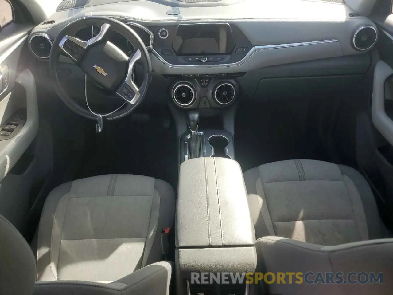 8 Photograph of a damaged car 3GNKBBRA1KS632678 CHEVROLET BLAZER 2019