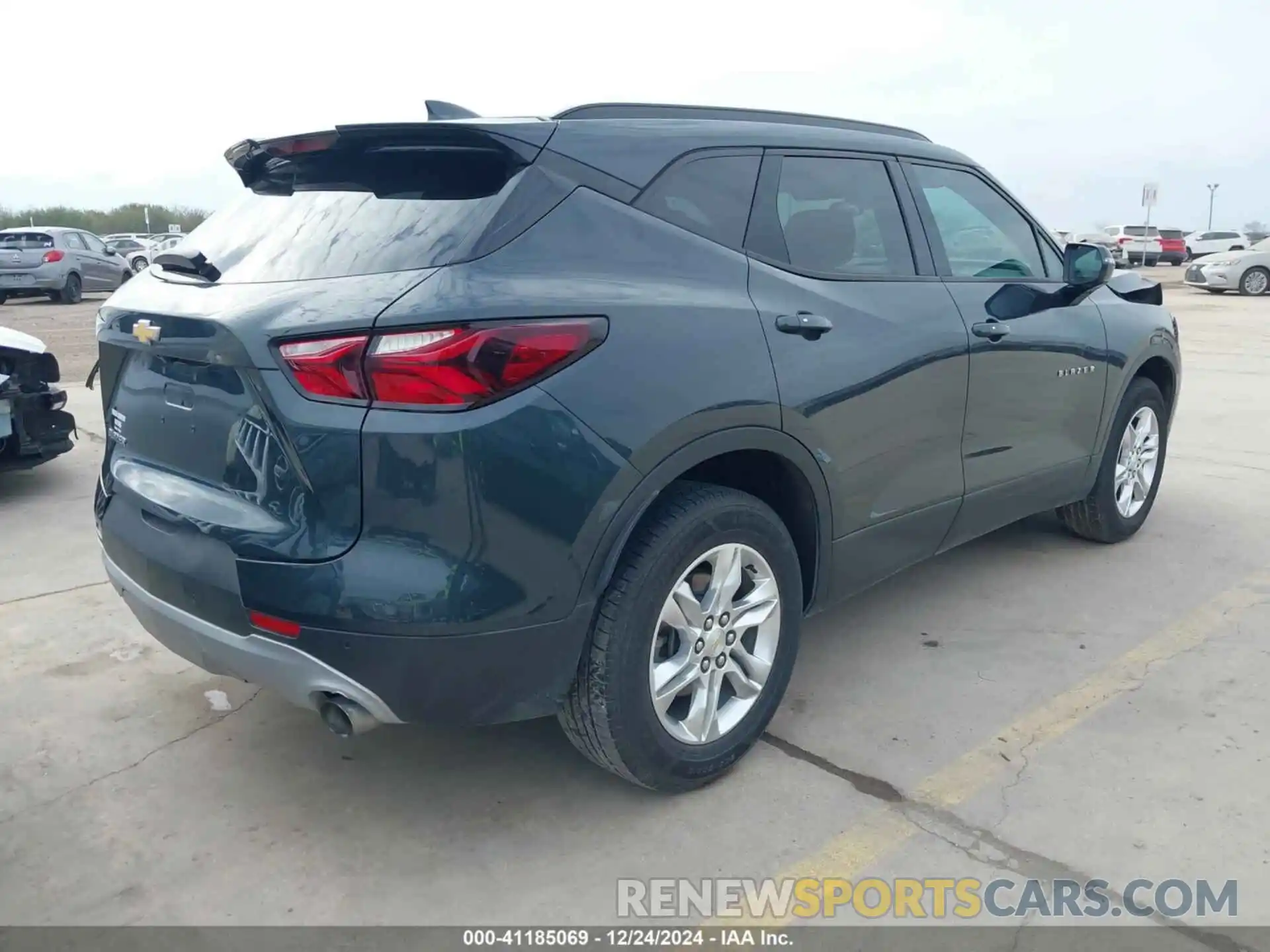 4 Photograph of a damaged car 3GNKBBRA2KS694087 CHEVROLET BLAZER 2019