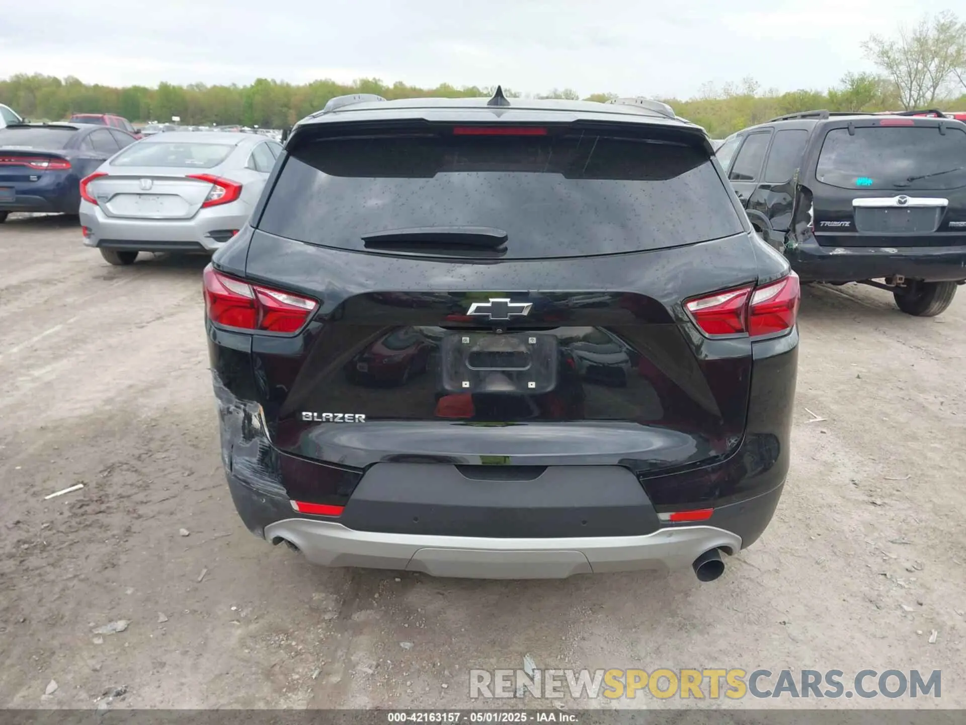 17 Photograph of a damaged car 3GNKBBRA3KS591941 CHEVROLET BLAZER 2019