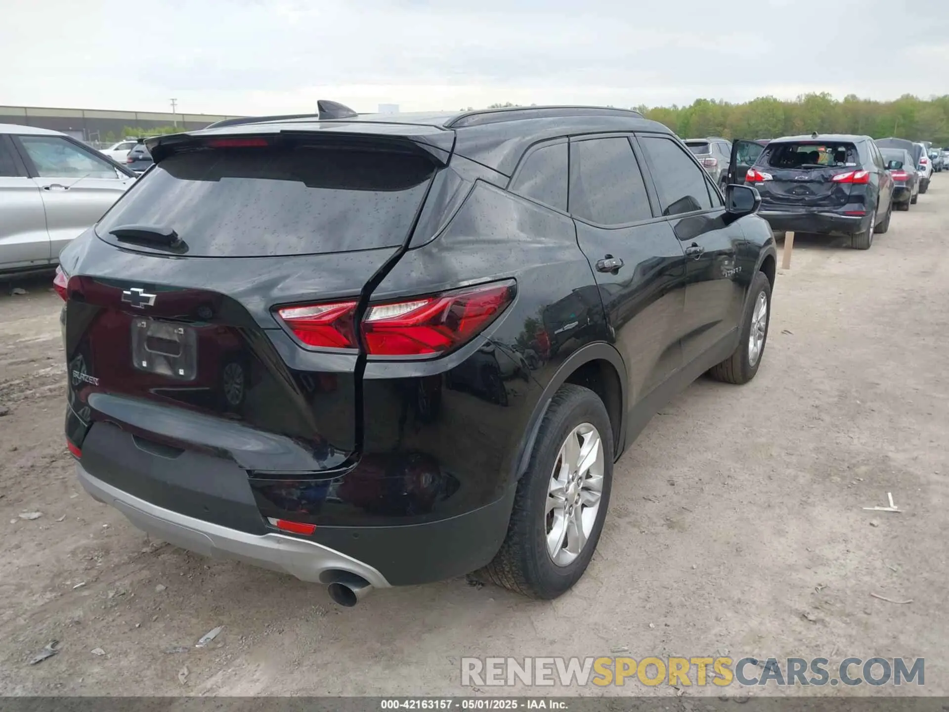 4 Photograph of a damaged car 3GNKBBRA3KS591941 CHEVROLET BLAZER 2019