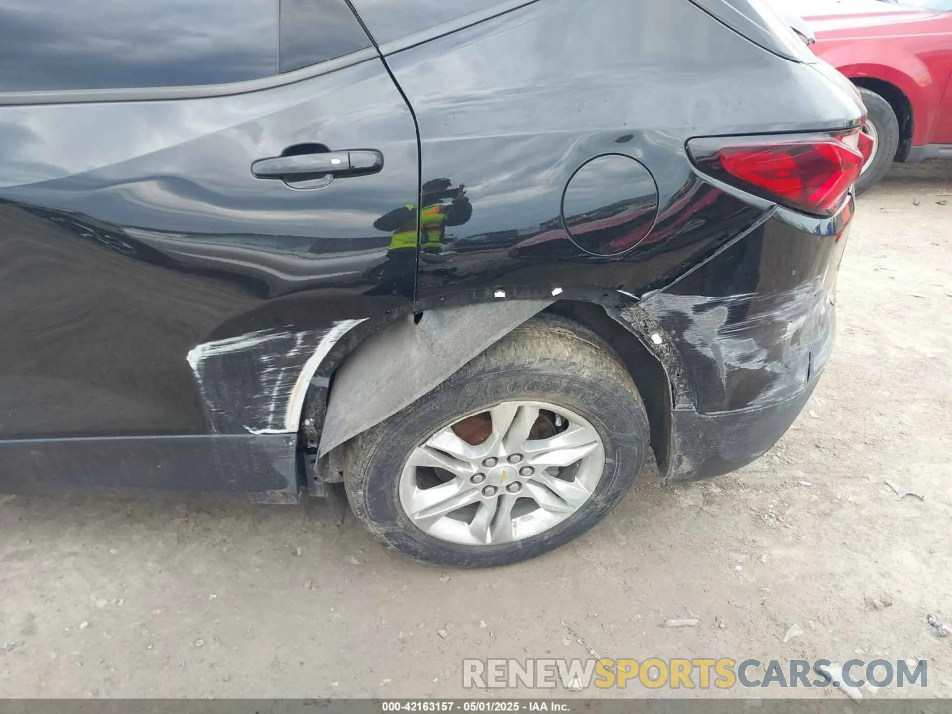 6 Photograph of a damaged car 3GNKBBRA3KS591941 CHEVROLET BLAZER 2019