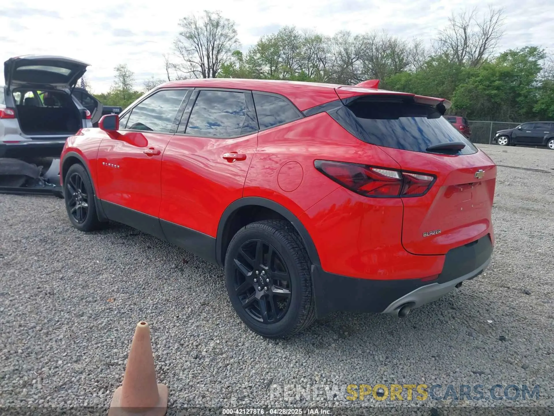 3 Photograph of a damaged car 3GNKBBRA3KS685012 CHEVROLET BLAZER 2019