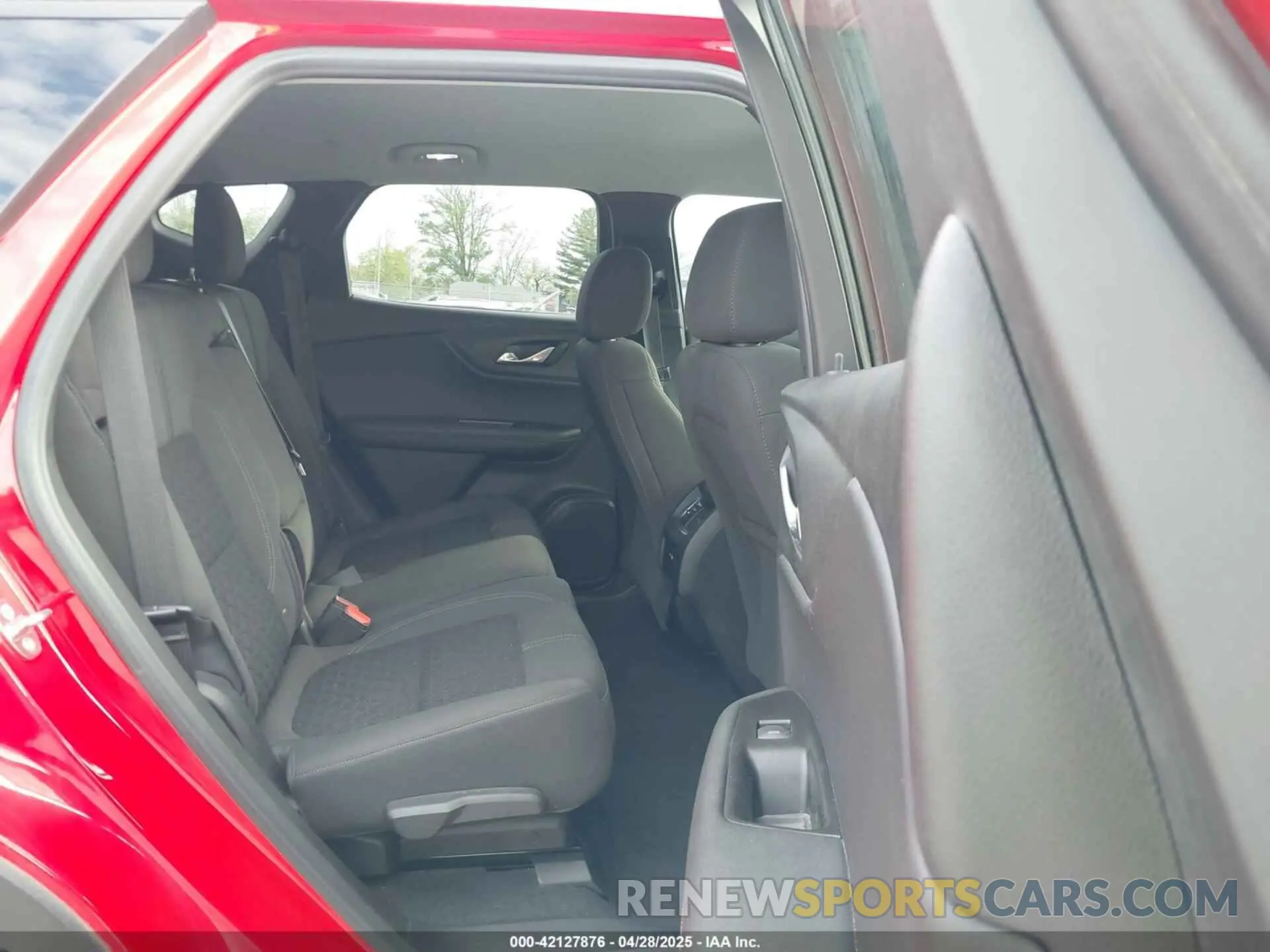 8 Photograph of a damaged car 3GNKBBRA3KS685012 CHEVROLET BLAZER 2019