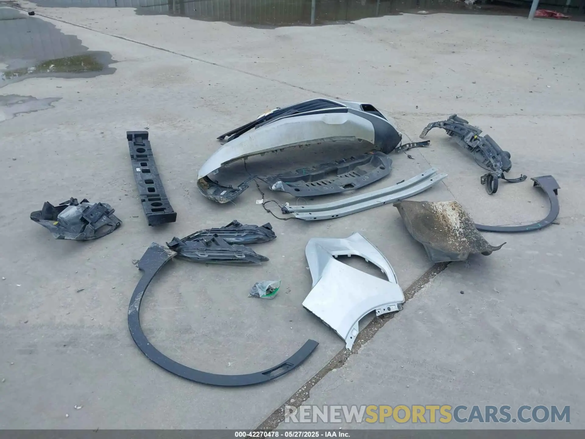 12 Photograph of a damaged car 3GNKBBRA3KS698858 CHEVROLET BLAZER 2019
