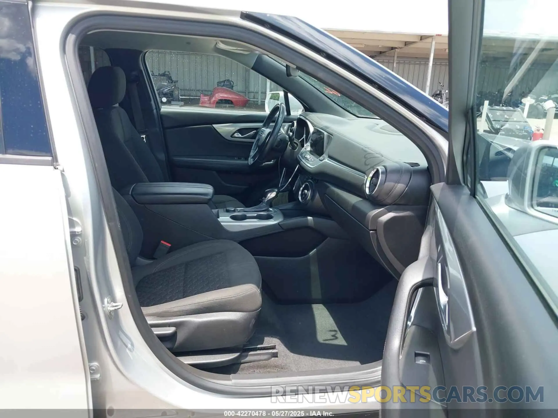 5 Photograph of a damaged car 3GNKBBRA3KS698858 CHEVROLET BLAZER 2019