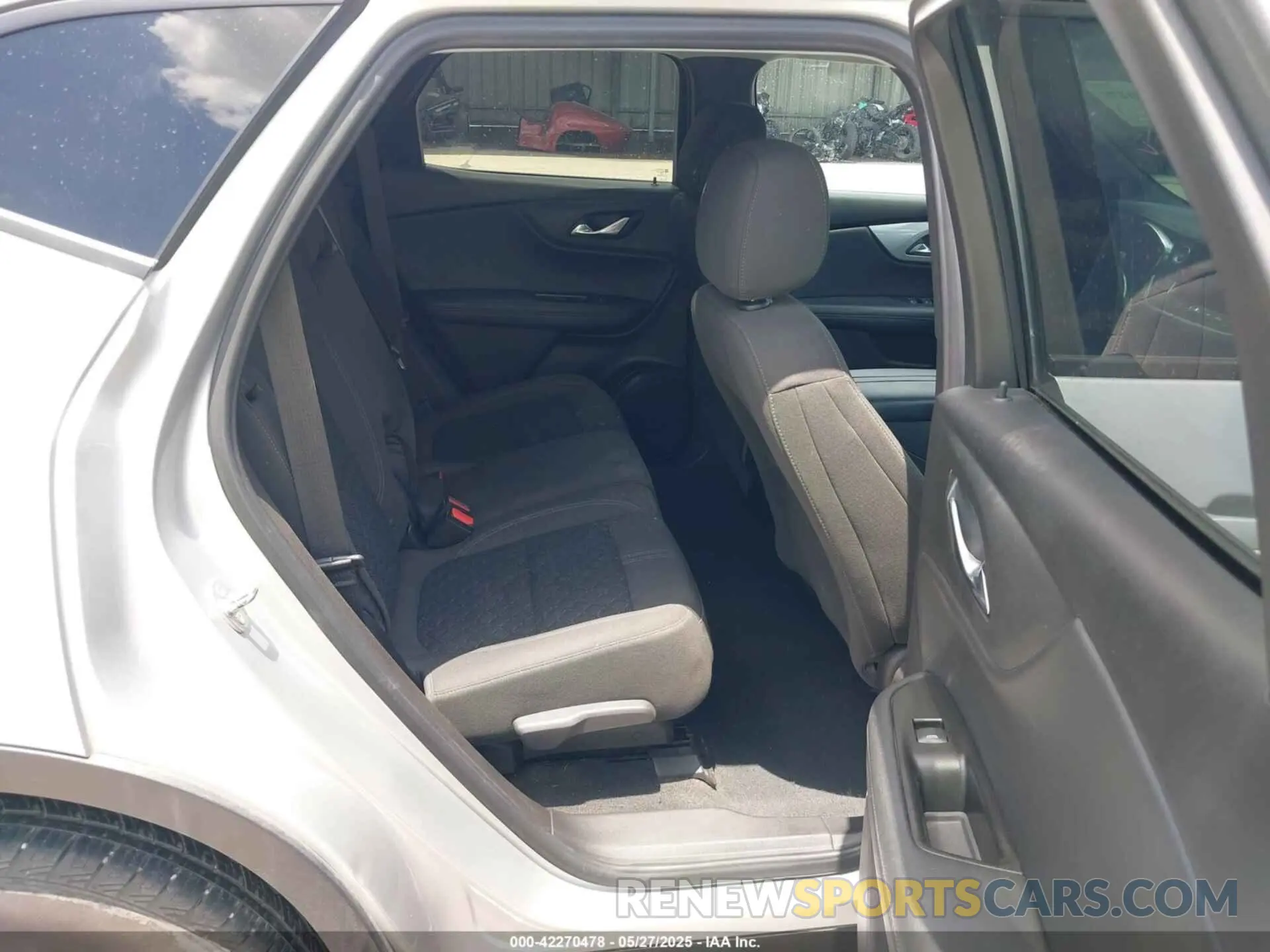 8 Photograph of a damaged car 3GNKBBRA3KS698858 CHEVROLET BLAZER 2019
