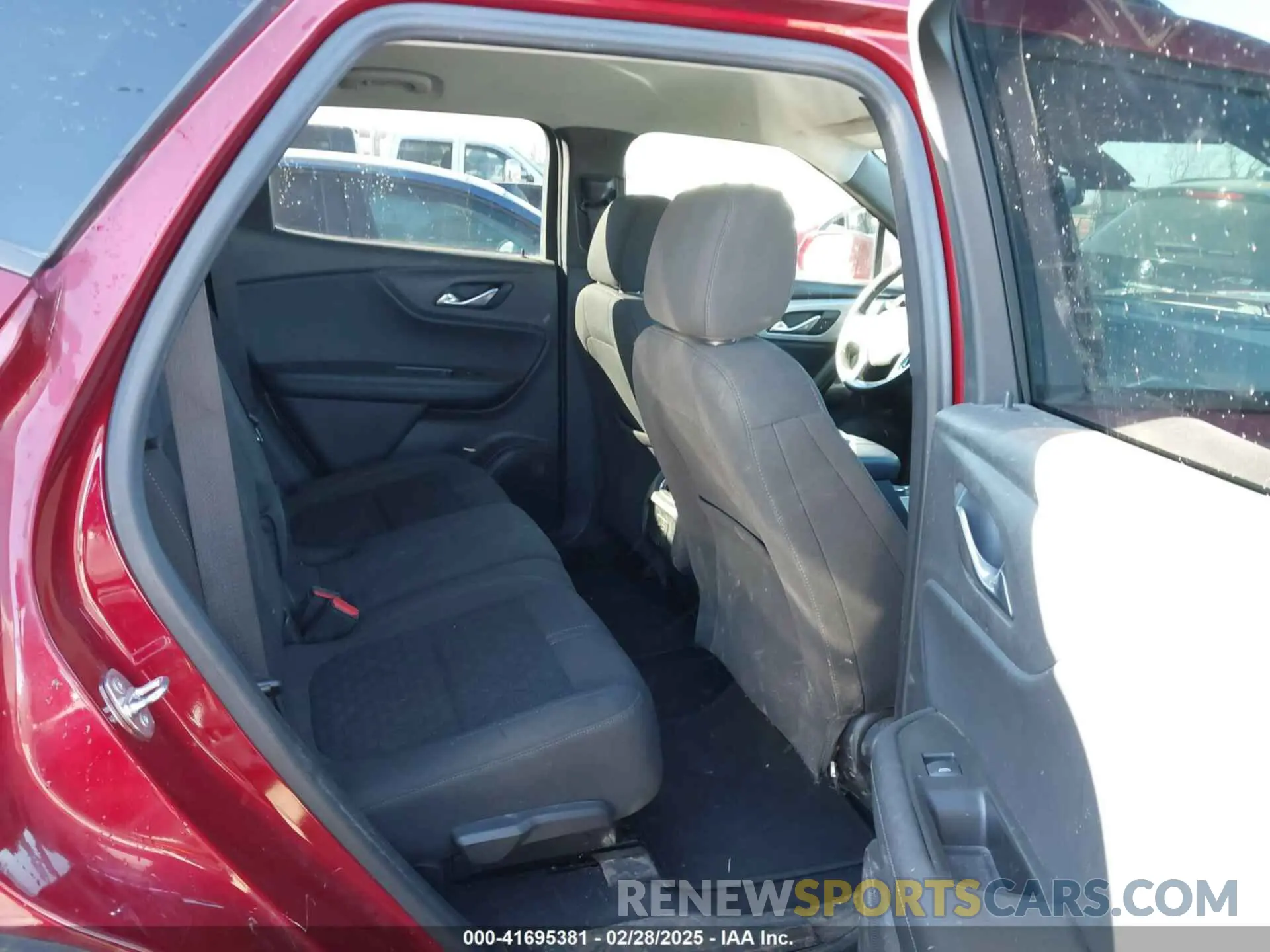 8 Photograph of a damaged car 3GNKBBRA4KS586828 CHEVROLET BLAZER 2019