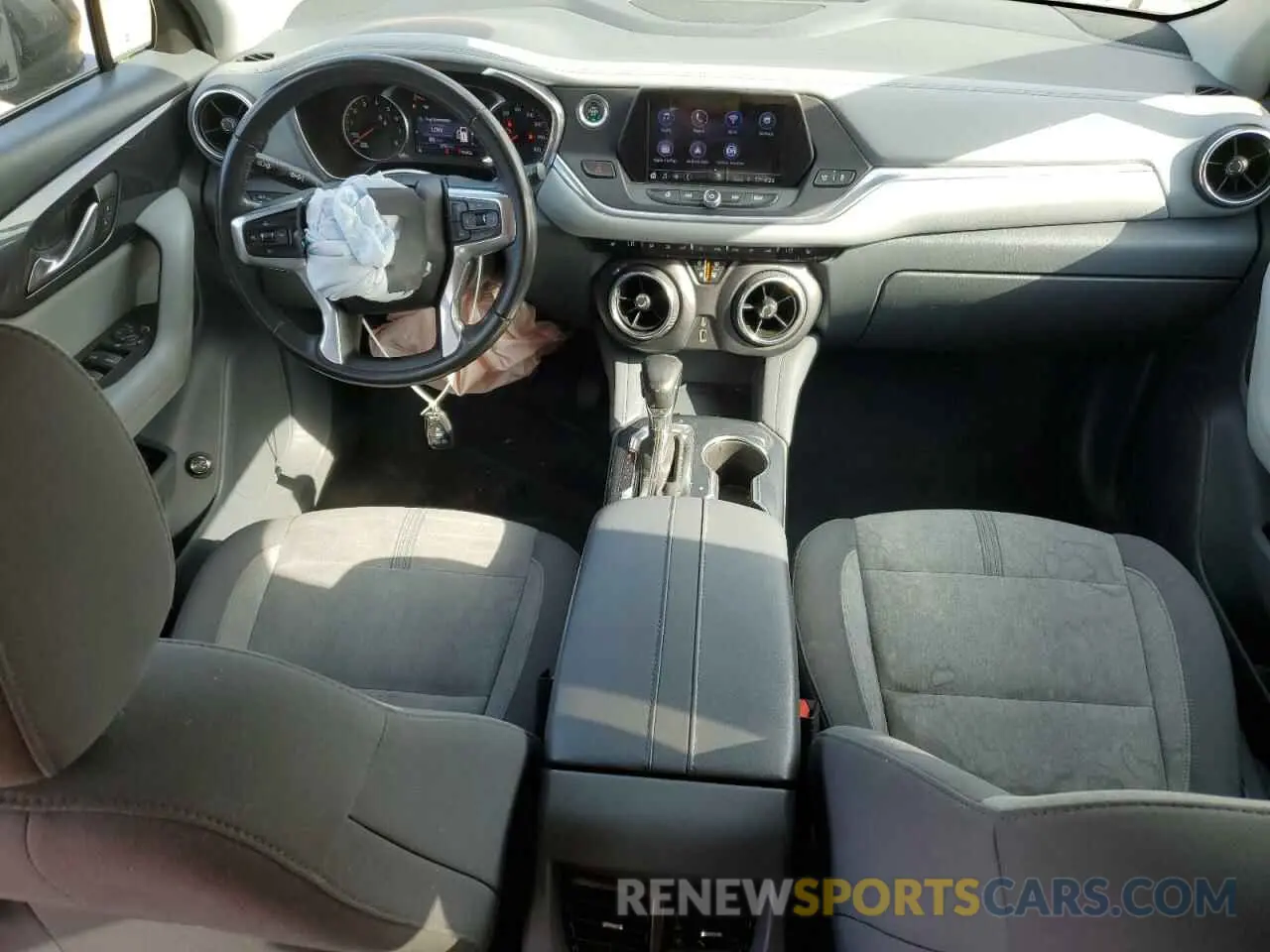 8 Photograph of a damaged car 3GNKBBRA4KS693569 CHEVROLET BLAZER 2019