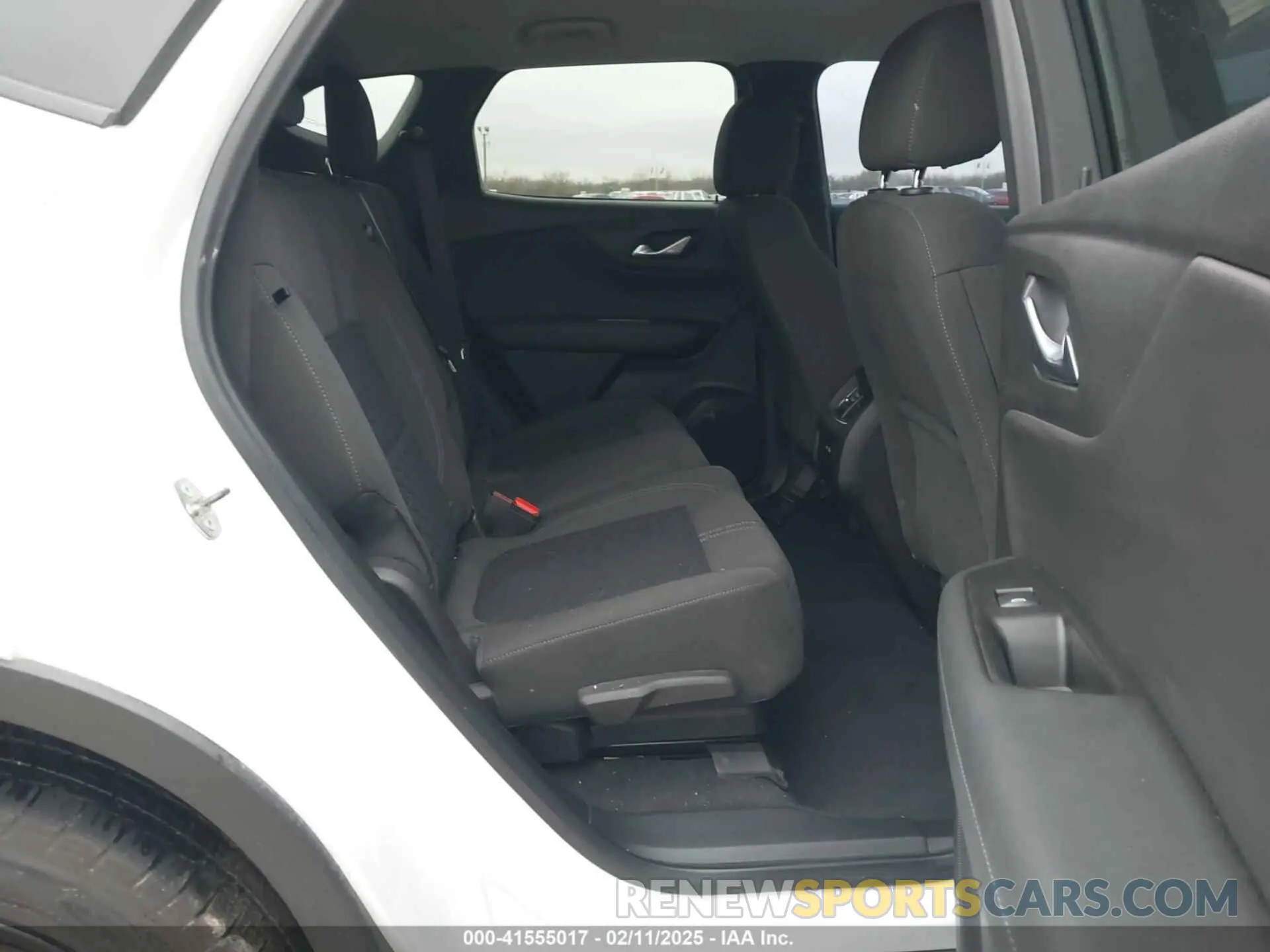 8 Photograph of a damaged car 3GNKBBRA4KS703680 CHEVROLET BLAZER 2019