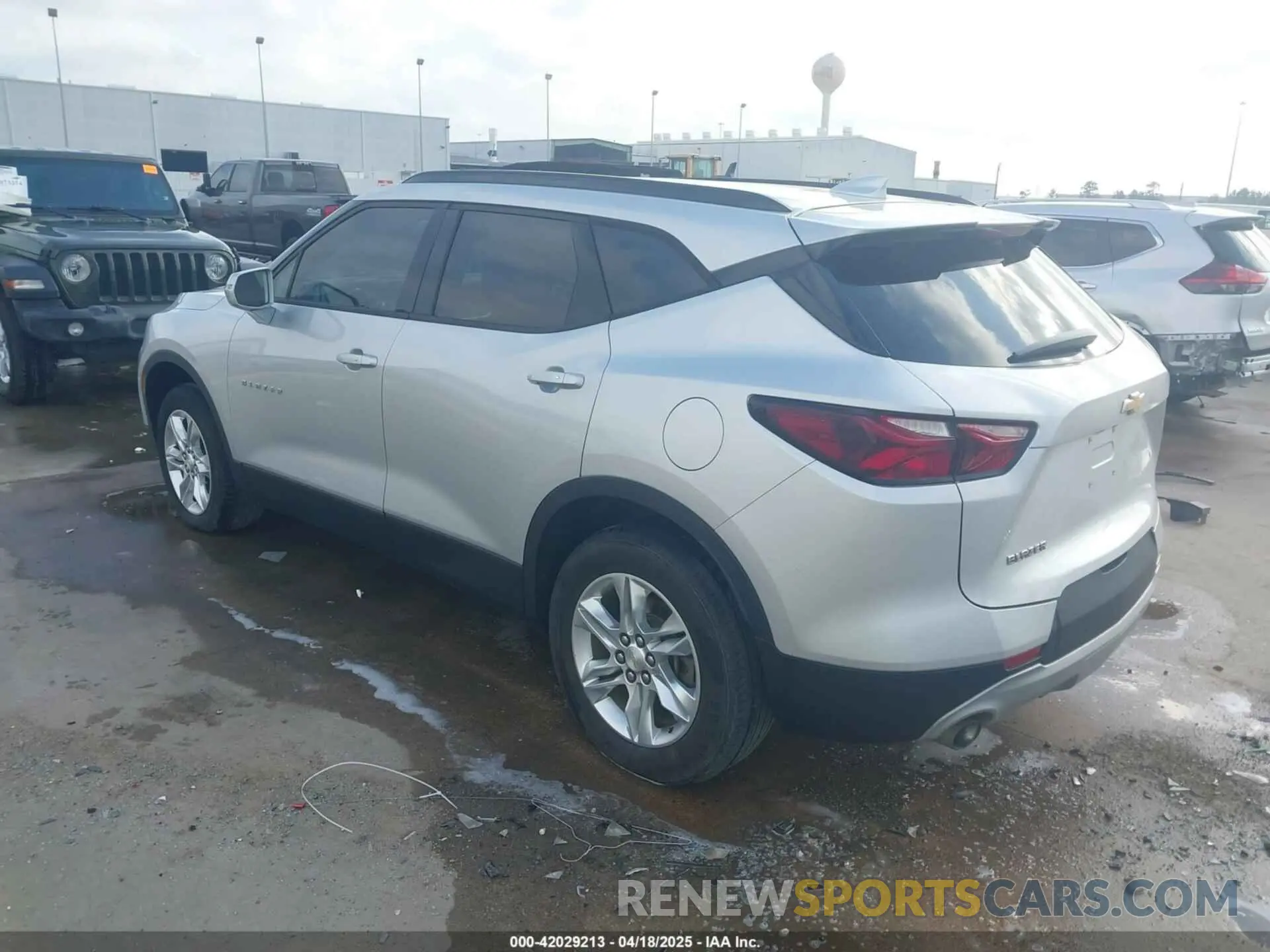 3 Photograph of a damaged car 3GNKBBRA5KS657132 CHEVROLET BLAZER 2019