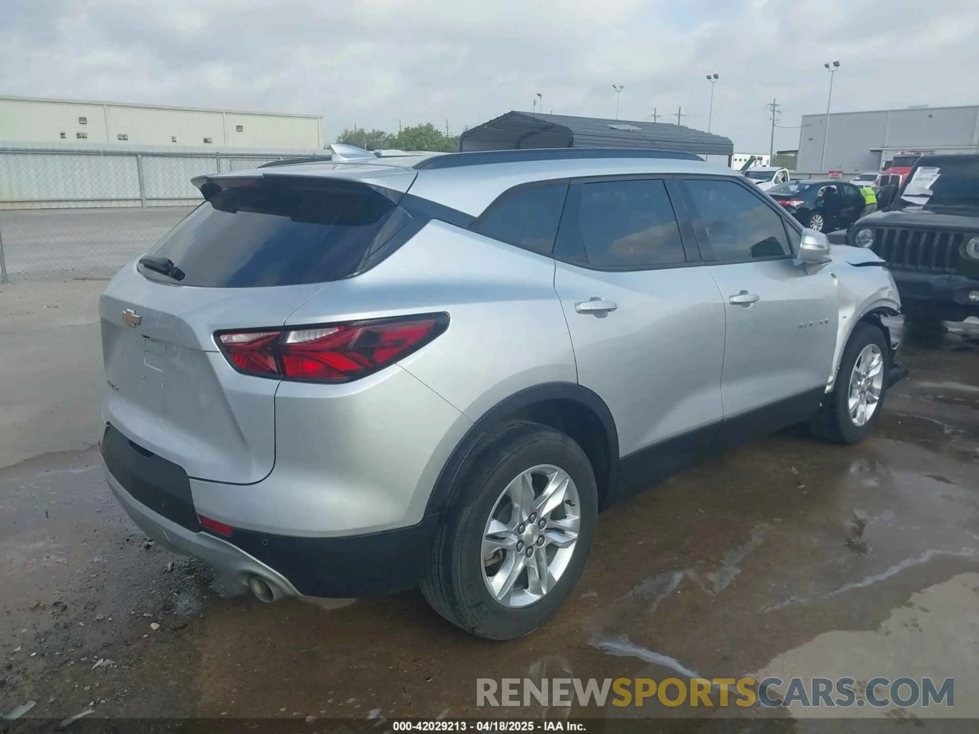 4 Photograph of a damaged car 3GNKBBRA5KS657132 CHEVROLET BLAZER 2019