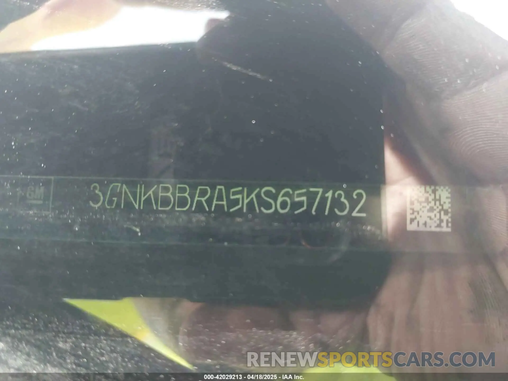 9 Photograph of a damaged car 3GNKBBRA5KS657132 CHEVROLET BLAZER 2019