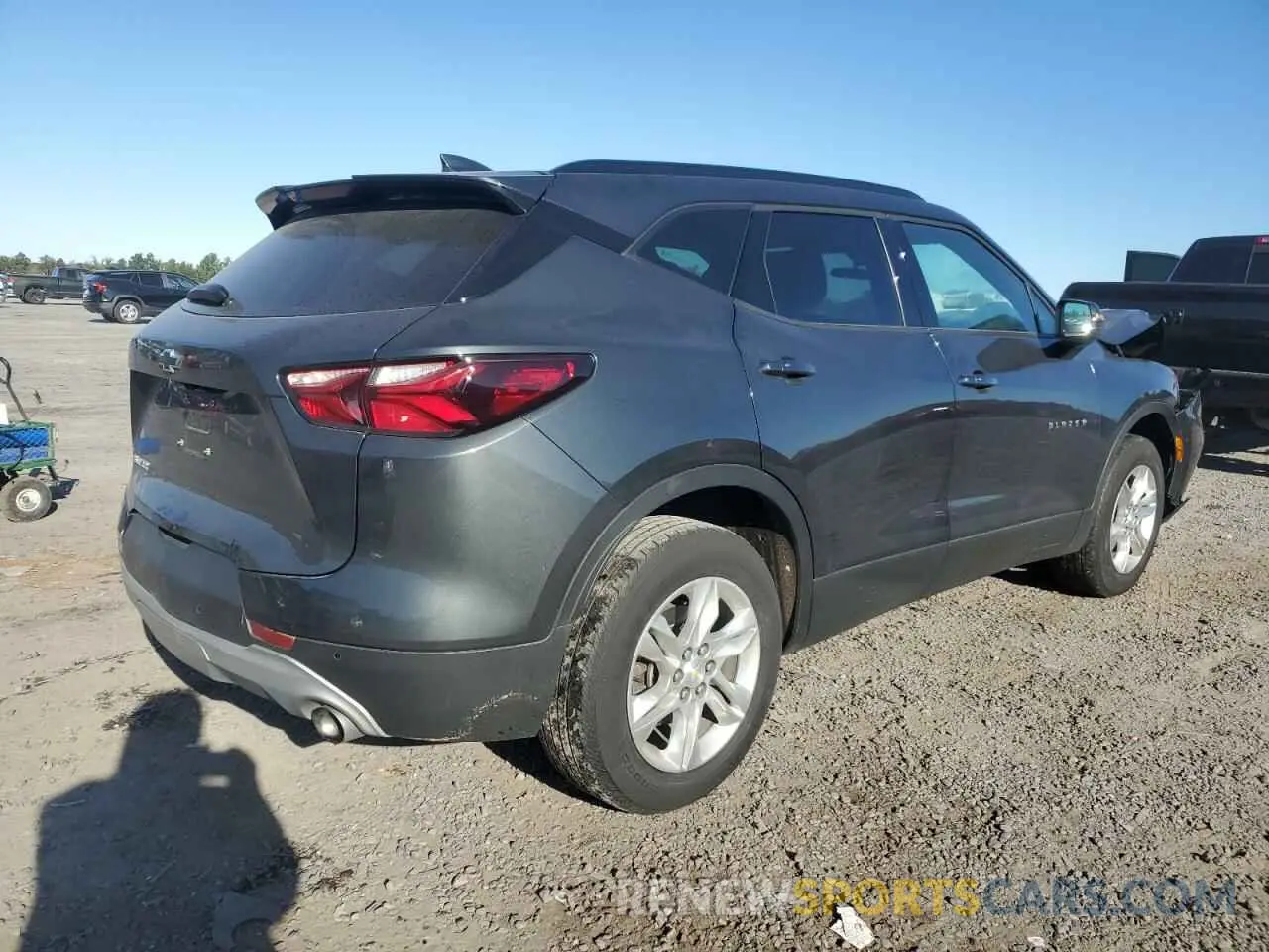 3 Photograph of a damaged car 3GNKBBRA6KS601538 CHEVROLET BLAZER 2019