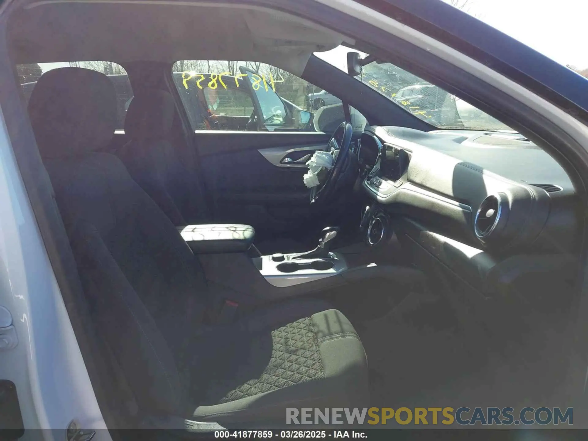 5 Photograph of a damaged car 3GNKBBRA6KS694139 CHEVROLET BLAZER 2019