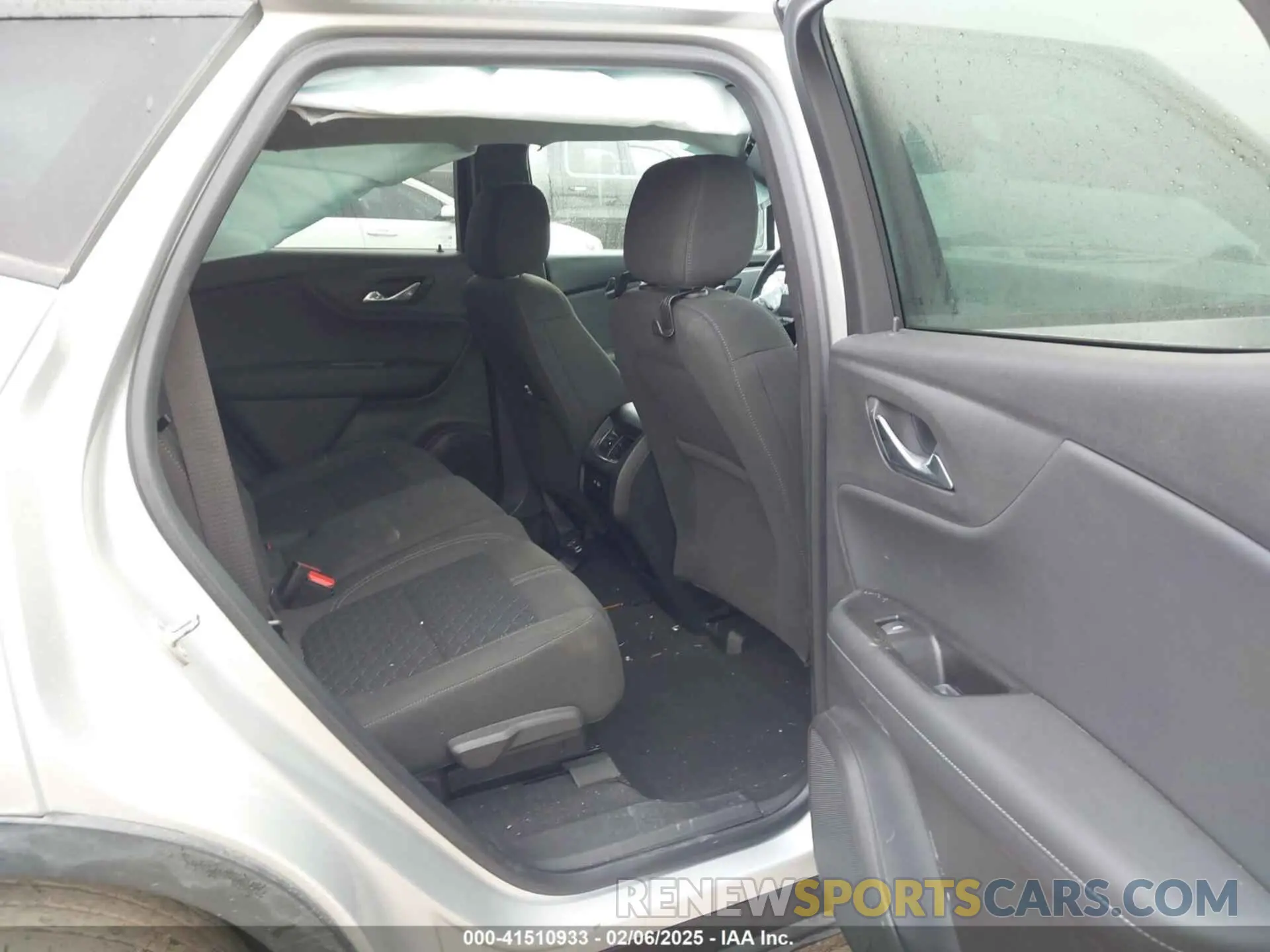 8 Photograph of a damaged car 3GNKBBRA7KS643152 CHEVROLET BLAZER 2019