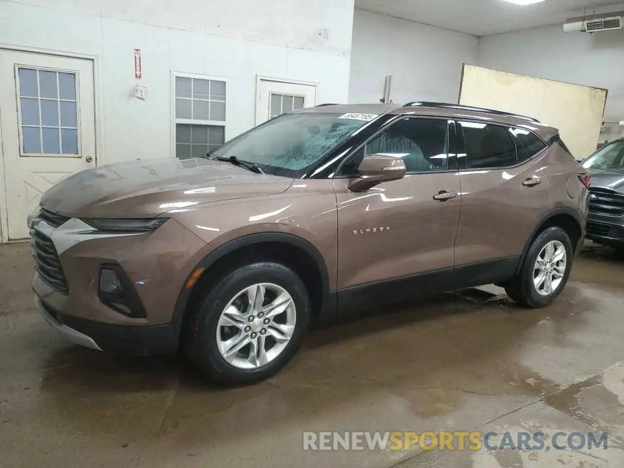 1 Photograph of a damaged car 3GNKBBRA7KS643751 CHEVROLET BLAZER 2019