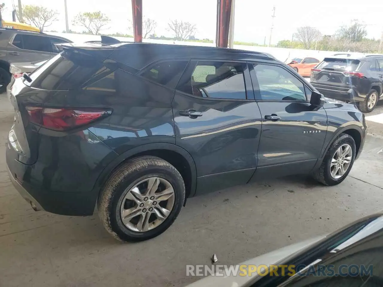 3 Photograph of a damaged car 3GNKBBRA7KS688270 CHEVROLET BLAZER 2019