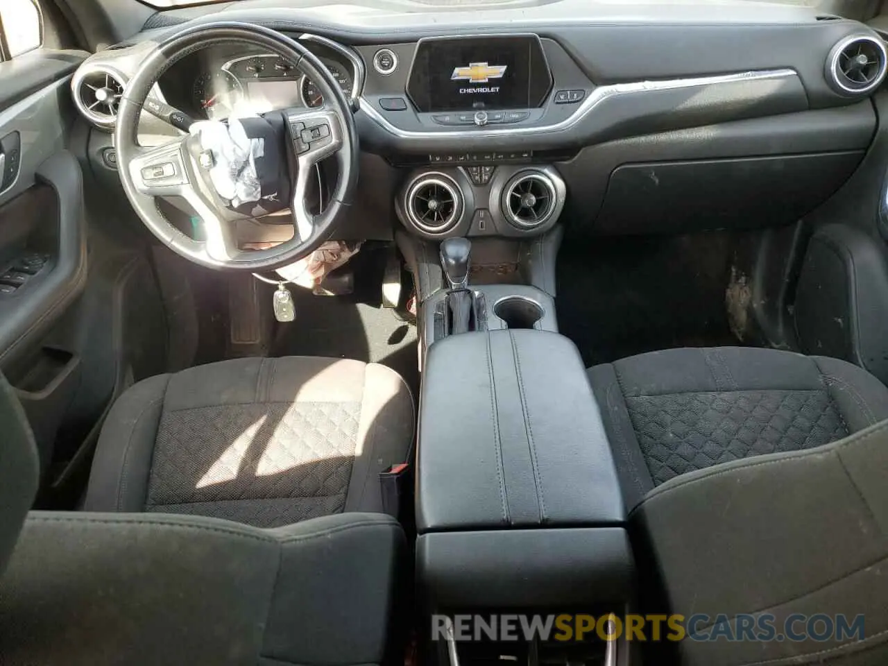 8 Photograph of a damaged car 3GNKBBRA8KS570129 CHEVROLET BLAZER 2019