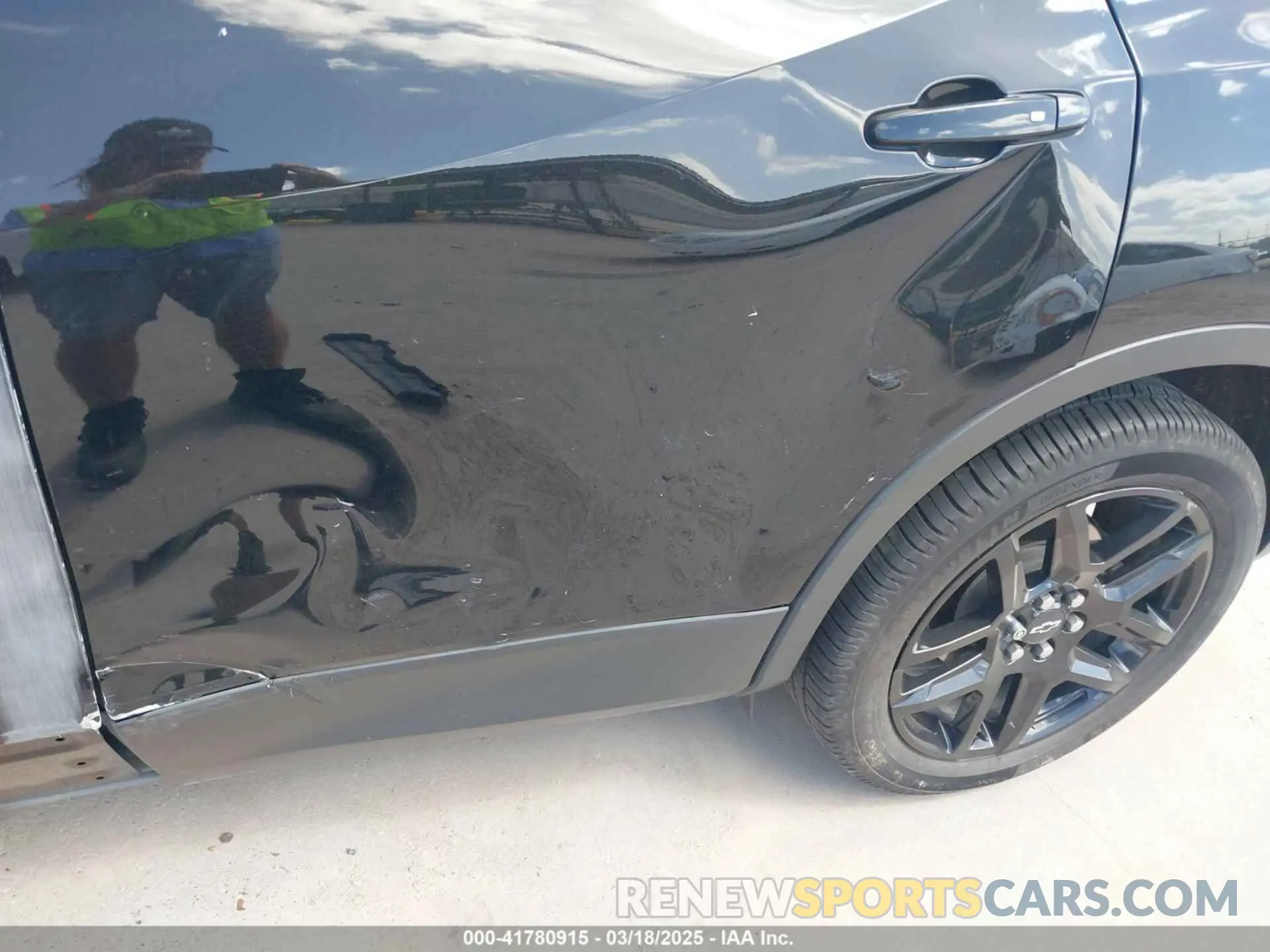 20 Photograph of a damaged car 3GNKBBRA8KS666035 CHEVROLET BLAZER 2019