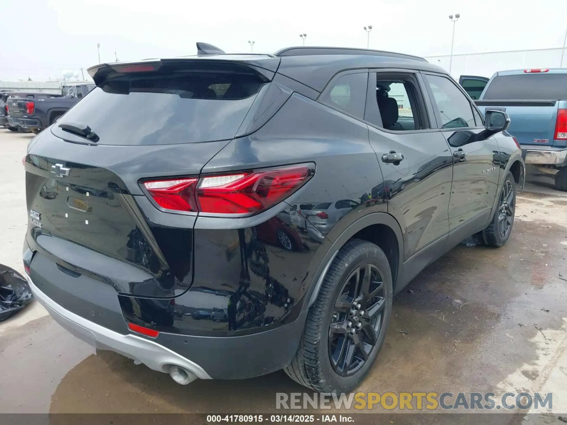 4 Photograph of a damaged car 3GNKBBRA8KS666035 CHEVROLET BLAZER 2019