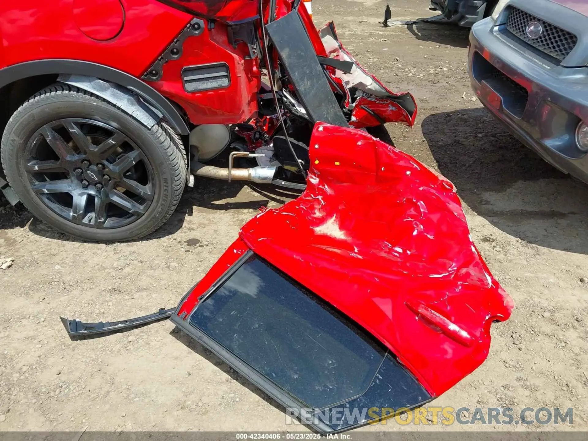 17 Photograph of a damaged car 3GNKBBRA8KS689220 CHEVROLET BLAZER 2019