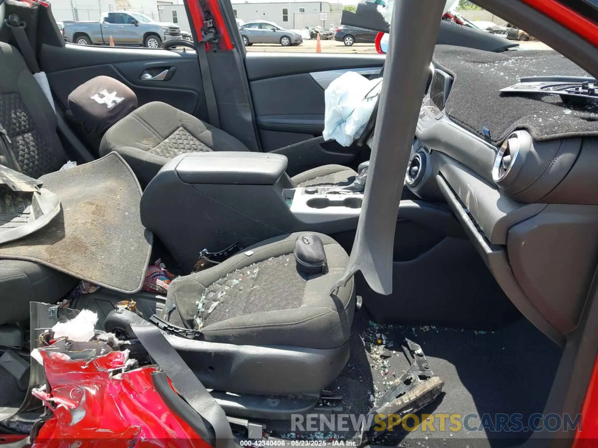 5 Photograph of a damaged car 3GNKBBRA8KS689220 CHEVROLET BLAZER 2019