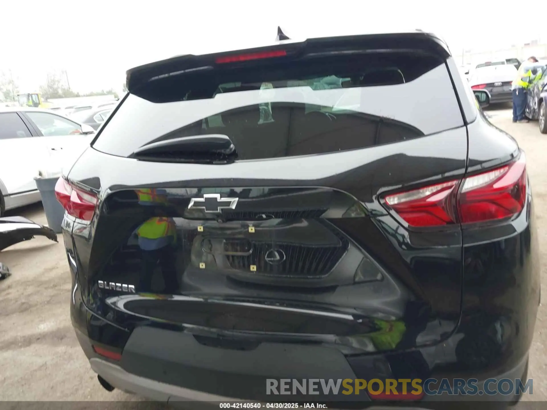 17 Photograph of a damaged car 3GNKBBRA8KS690478 CHEVROLET BLAZER 2019