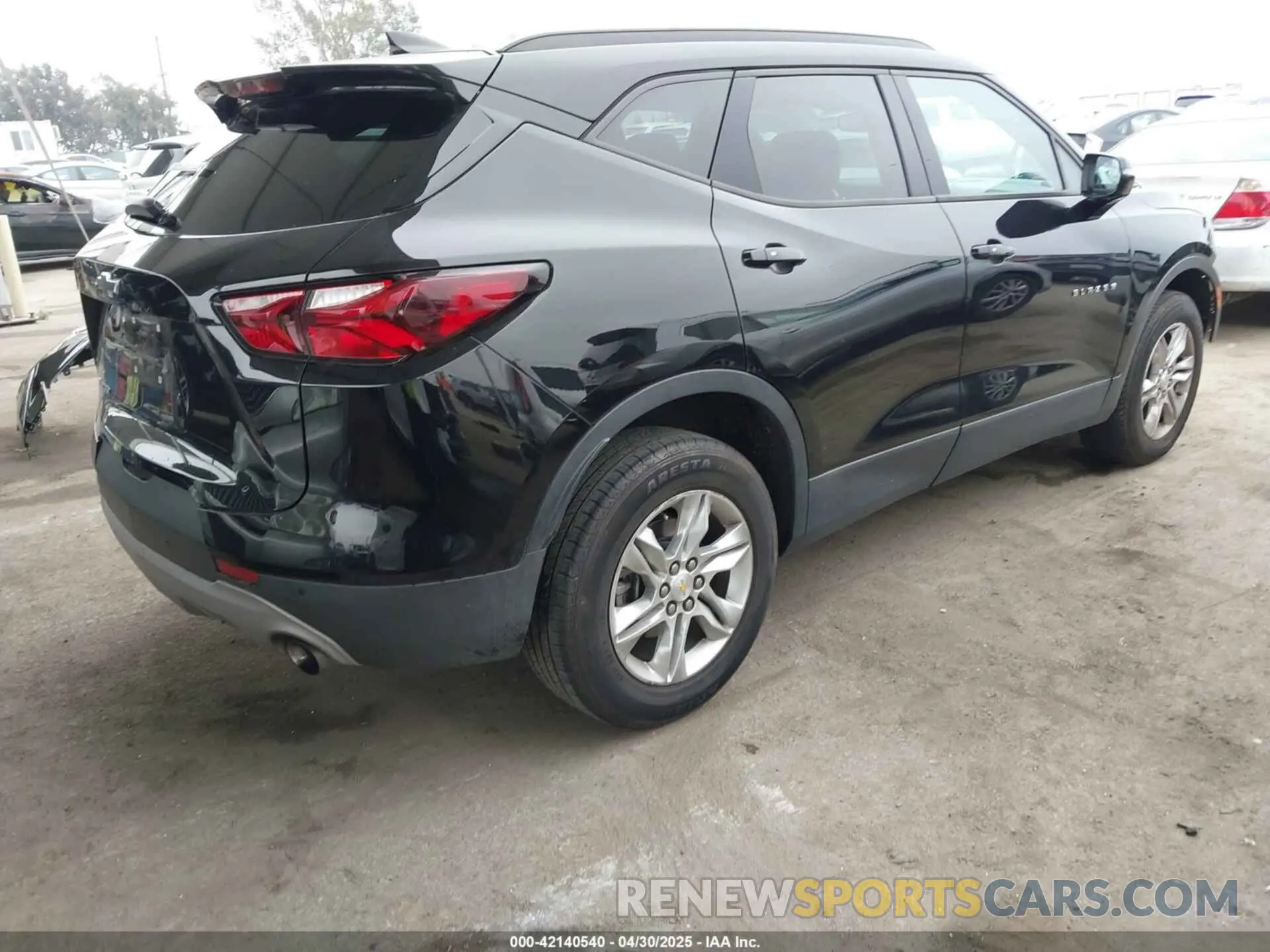 4 Photograph of a damaged car 3GNKBBRA8KS690478 CHEVROLET BLAZER 2019