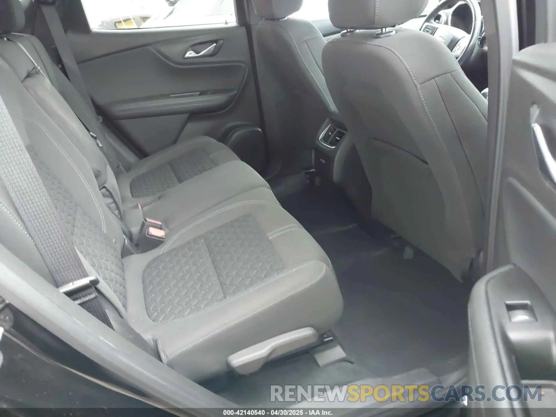 8 Photograph of a damaged car 3GNKBBRA8KS690478 CHEVROLET BLAZER 2019