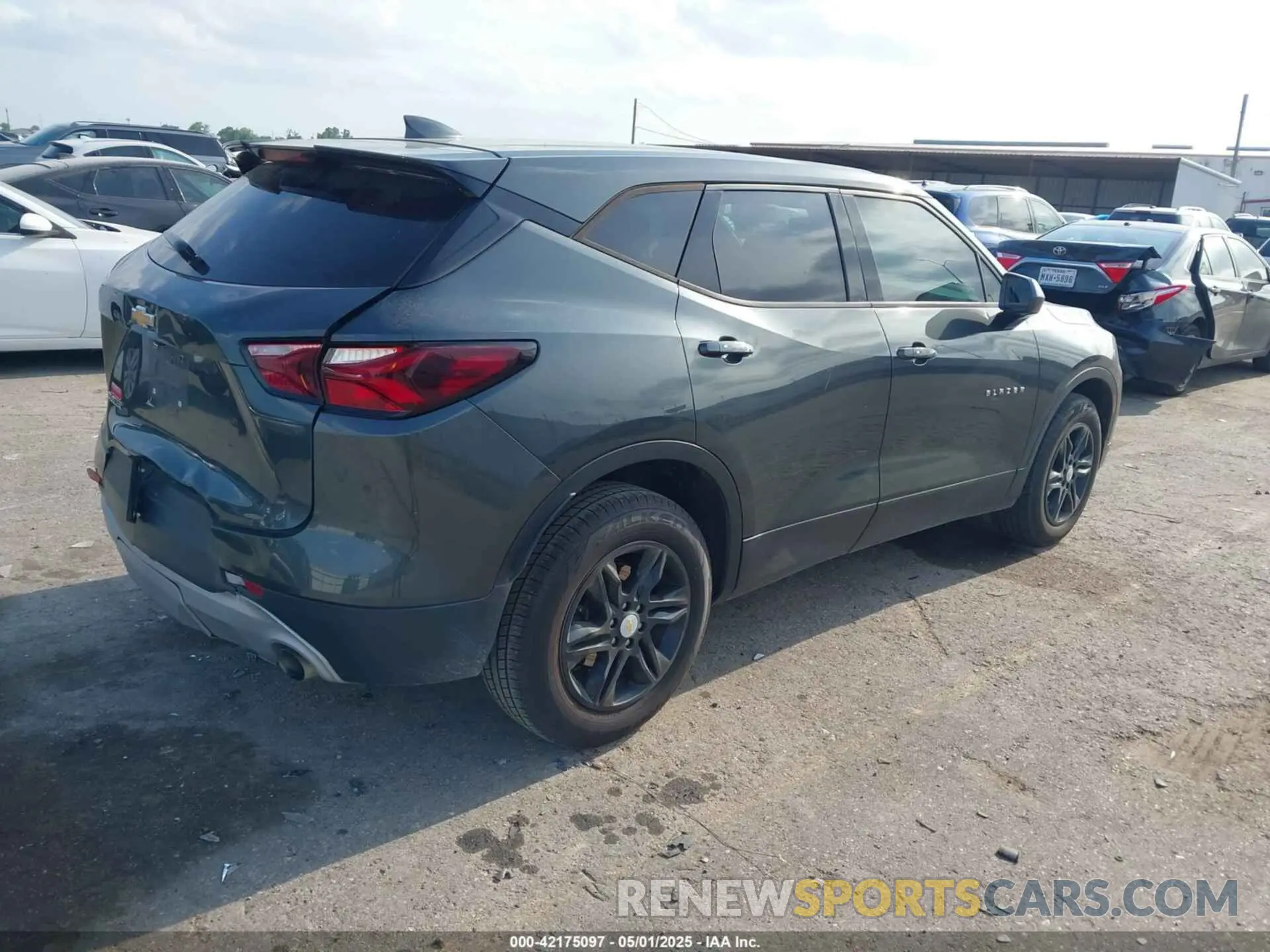 4 Photograph of a damaged car 3GNKBBRA9KS614249 CHEVROLET BLAZER 2019