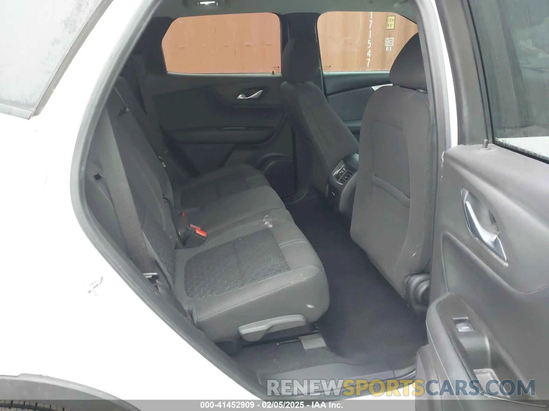 8 Photograph of a damaged car 3GNKBBRAXKS656090 CHEVROLET BLAZER 2019