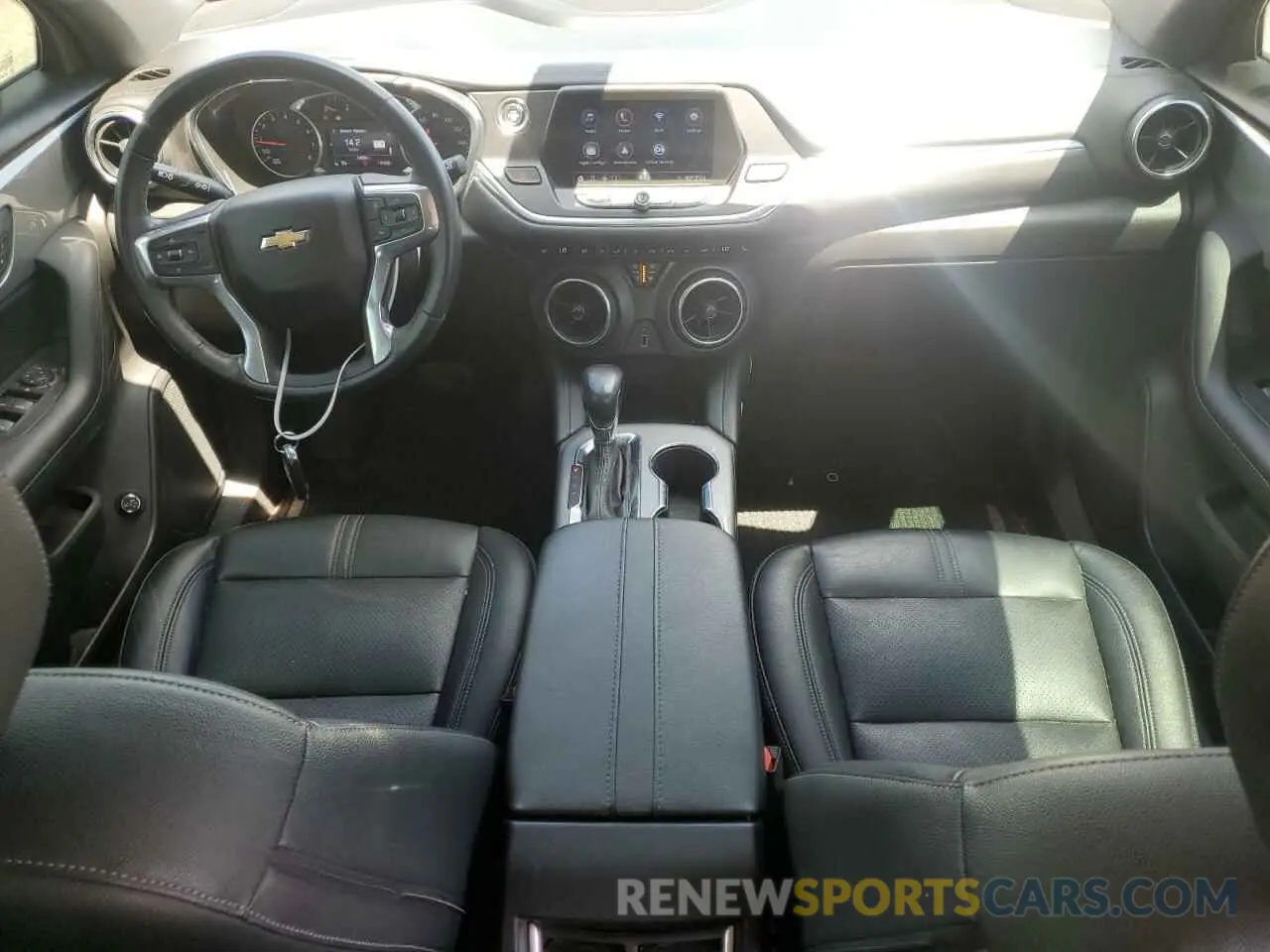 8 Photograph of a damaged car 3GNKBBRAXKS674136 CHEVROLET BLAZER 2019