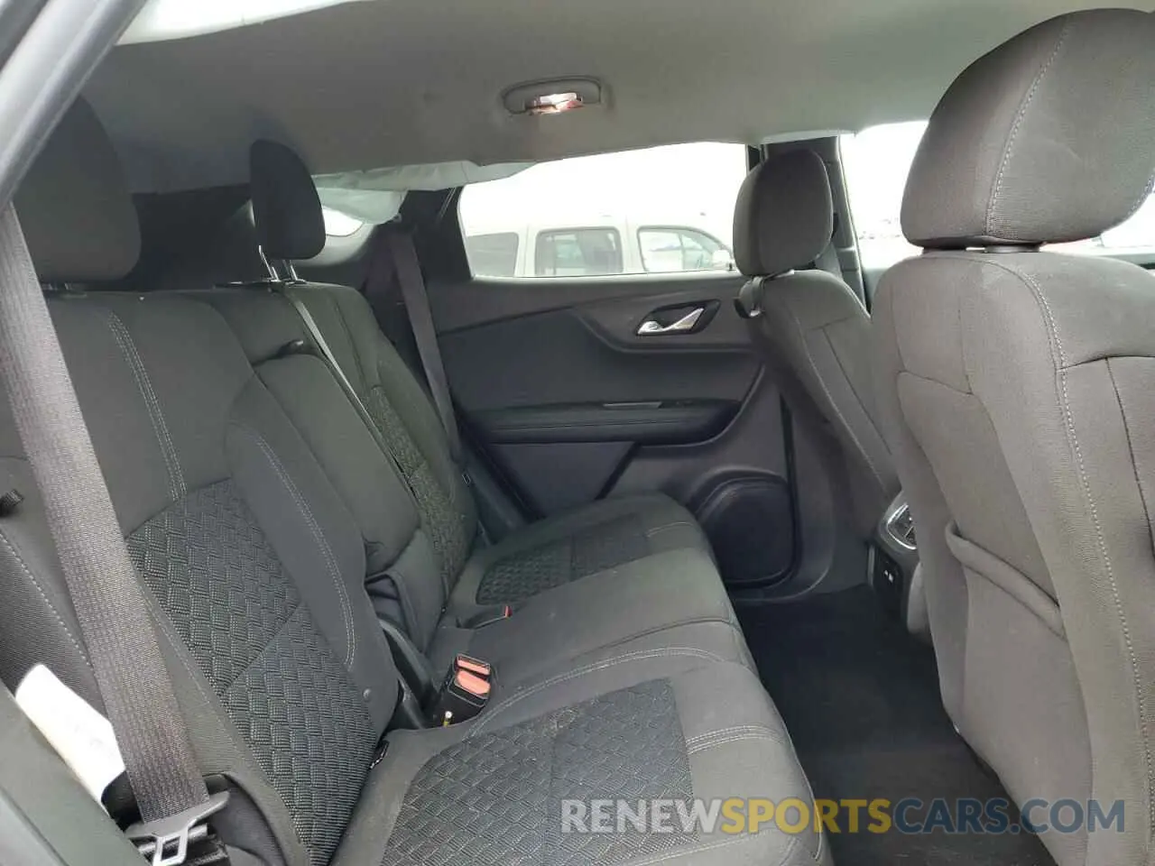 10 Photograph of a damaged car 3GNKBCRS1KS590124 CHEVROLET BLAZER 2019