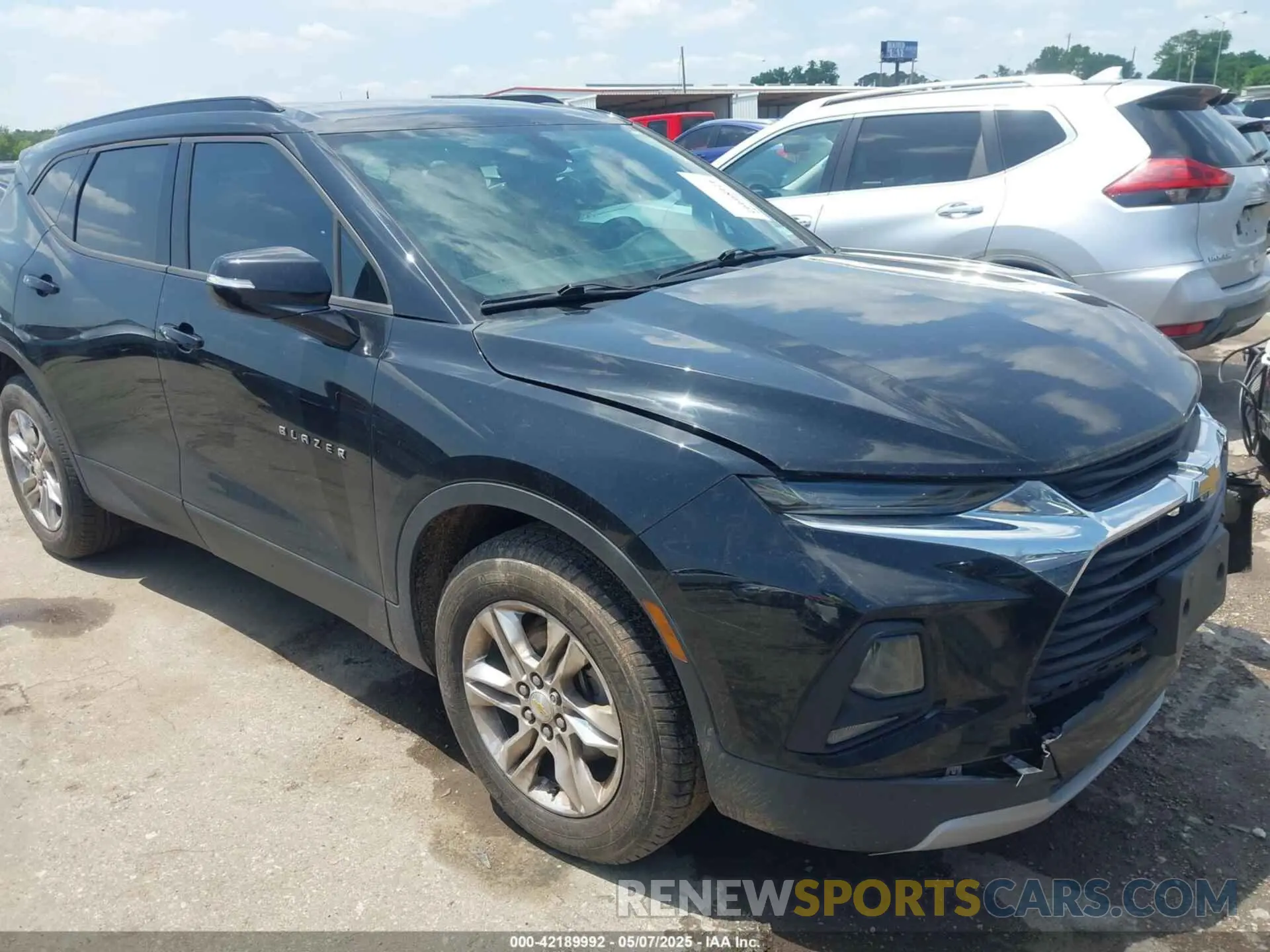 1 Photograph of a damaged car 3GNKBCRS2KS674226 CHEVROLET BLAZER 2019