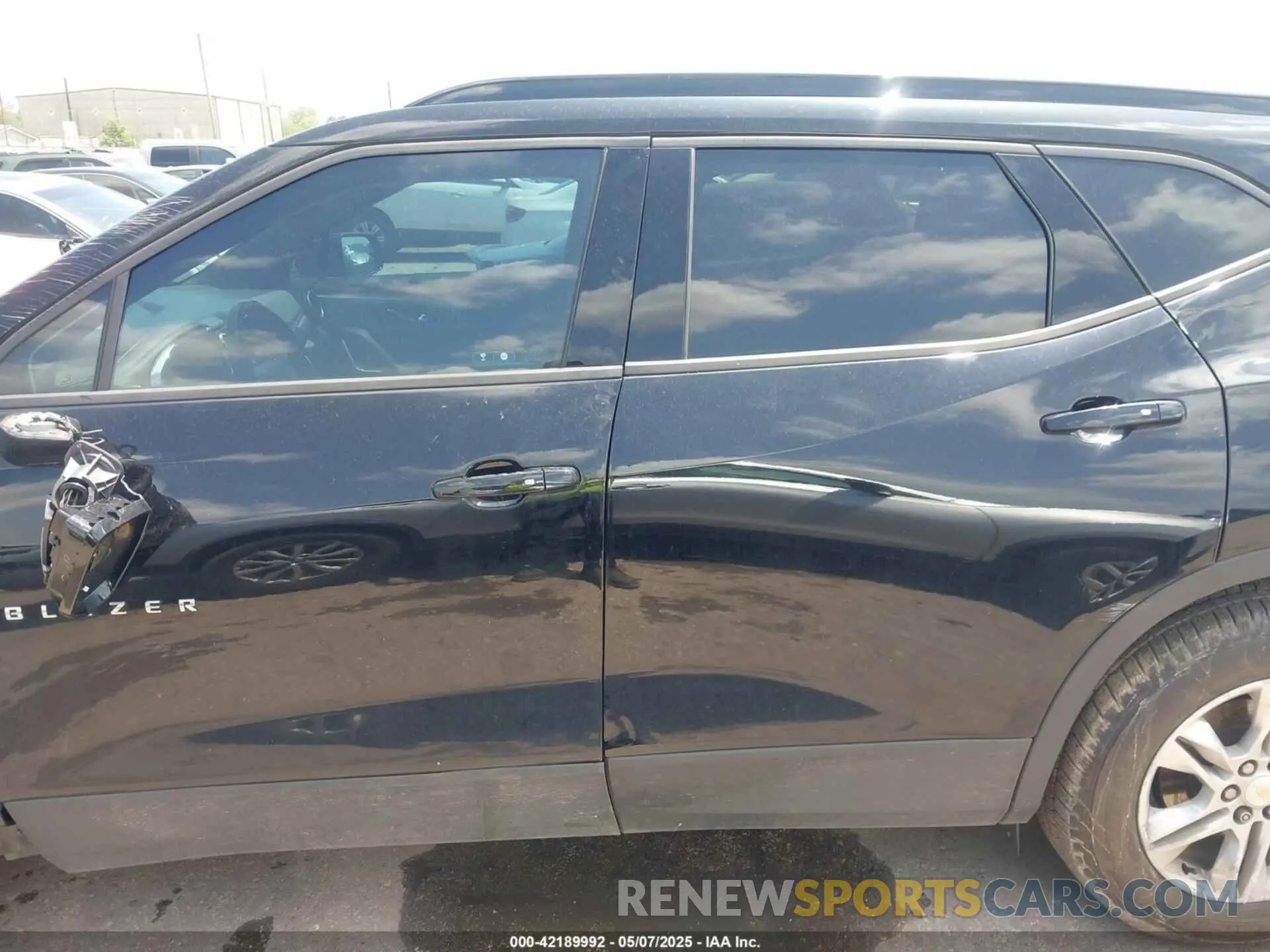 14 Photograph of a damaged car 3GNKBCRS2KS674226 CHEVROLET BLAZER 2019