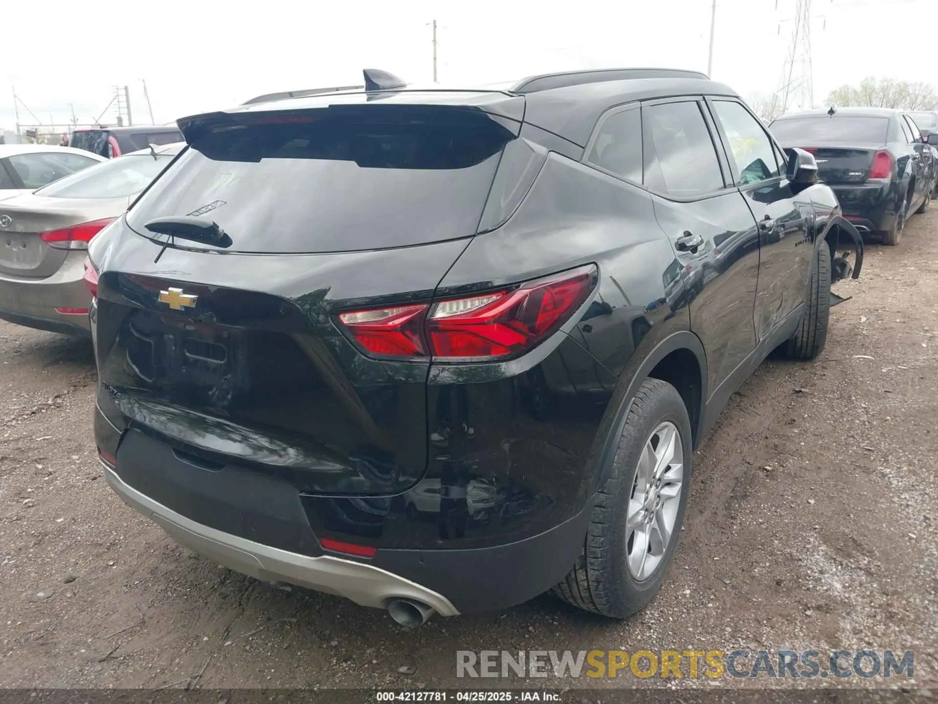 4 Photograph of a damaged car 3GNKBCRS5KS680456 CHEVROLET BLAZER 2019