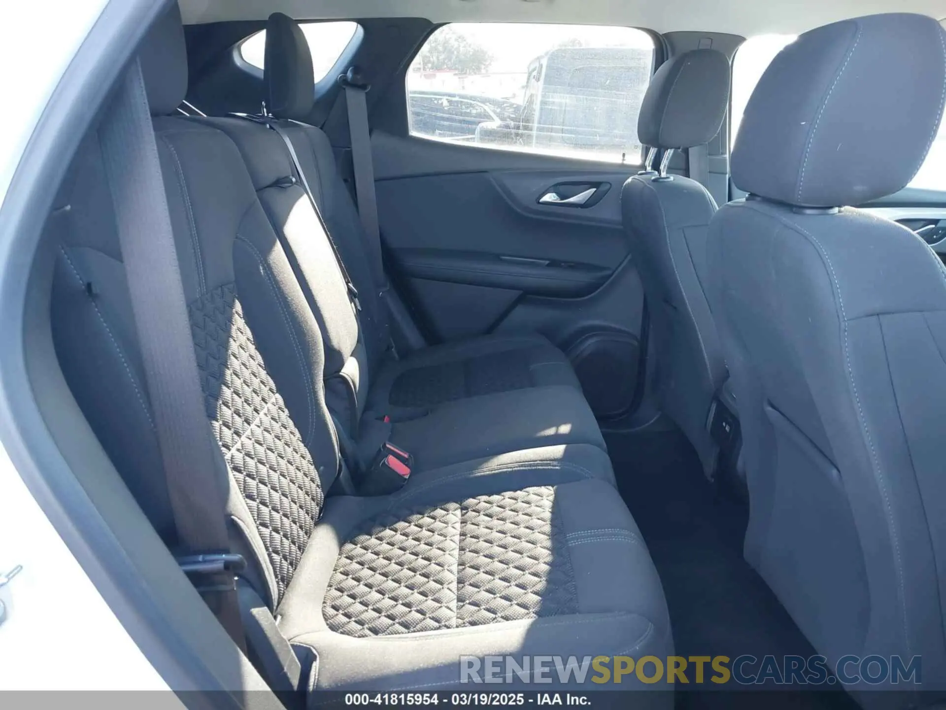 8 Photograph of a damaged car 3GNKBCRS7KS652674 CHEVROLET BLAZER 2019
