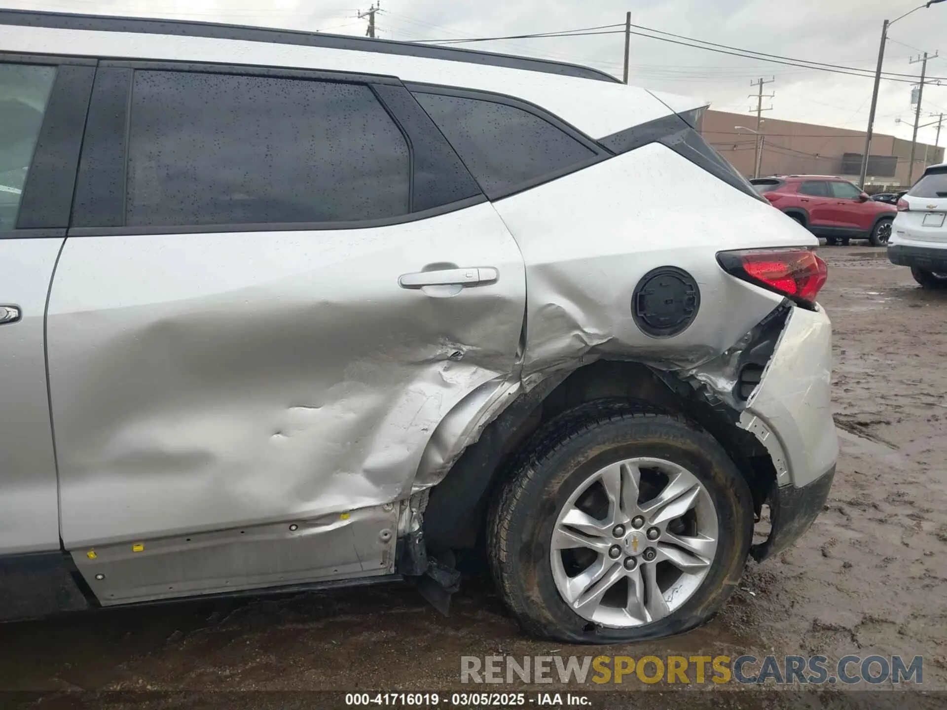17 Photograph of a damaged car 3GNKBCRS7KS666395 CHEVROLET BLAZER 2019