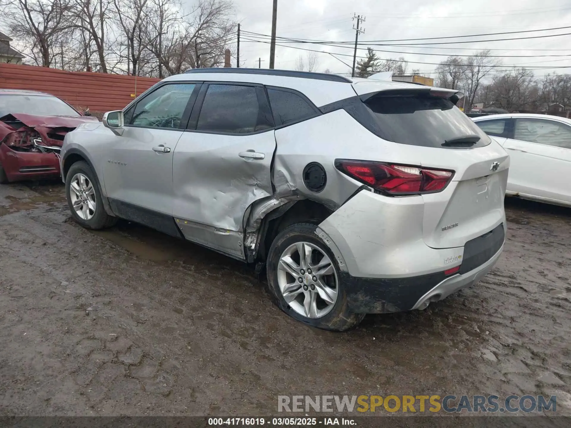 3 Photograph of a damaged car 3GNKBCRS7KS666395 CHEVROLET BLAZER 2019